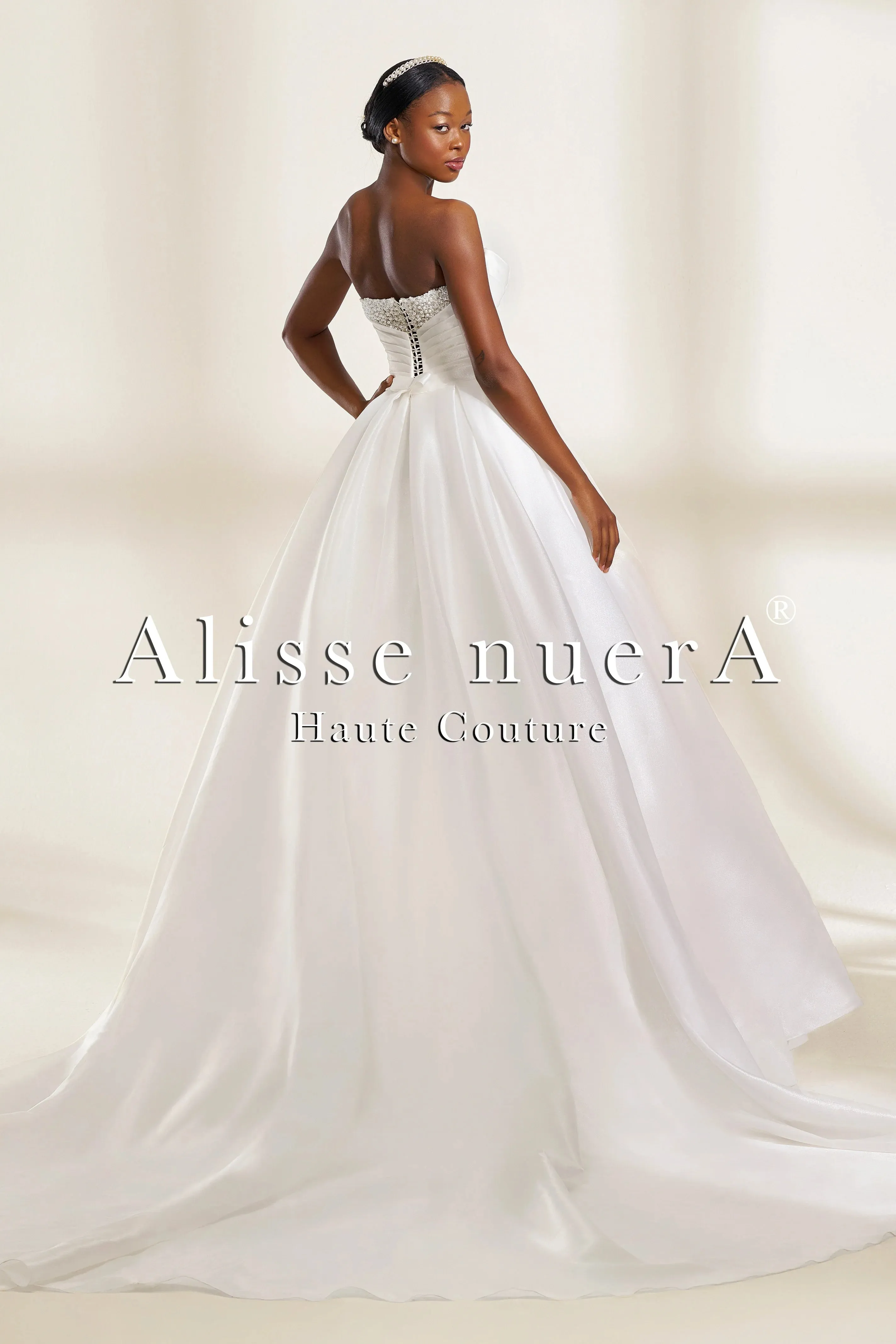Strapless Straight-Neck Organza Ball Gown Wedding Dress with Beaded Neckline