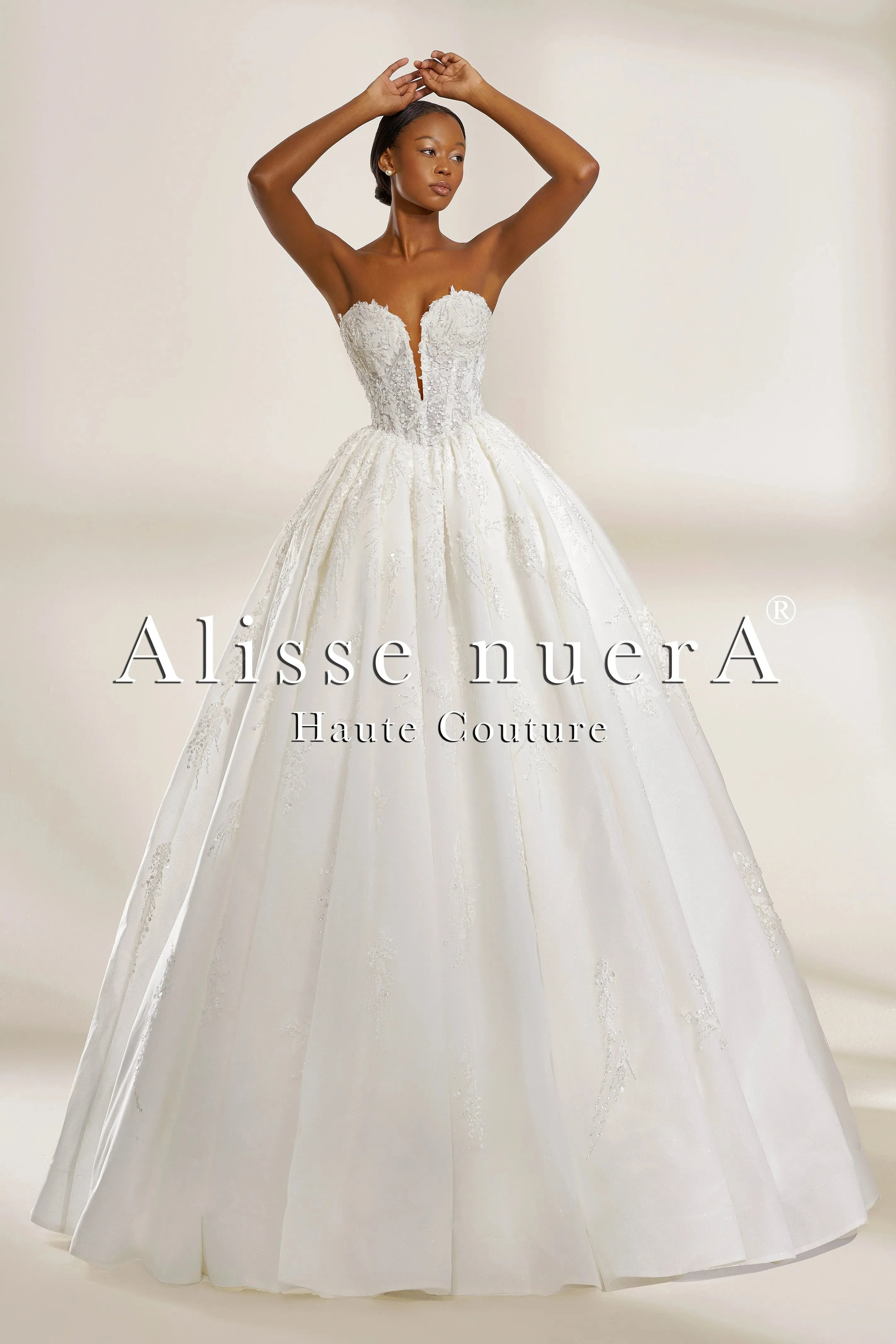 Strapless Sweetheart Neckline Off-White Lace Ball Gown Wedding Dress